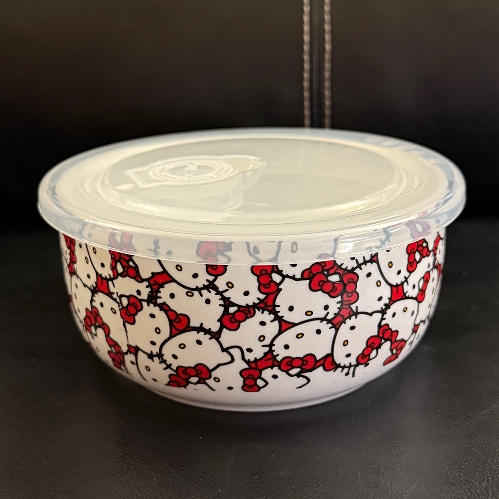 Hello Kitty Small Tupperware Bowl